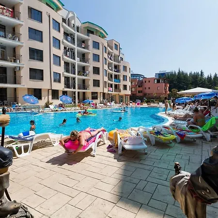 ❤ 1 Bedroom W Kitchen & Pool View ❤vd❤ *